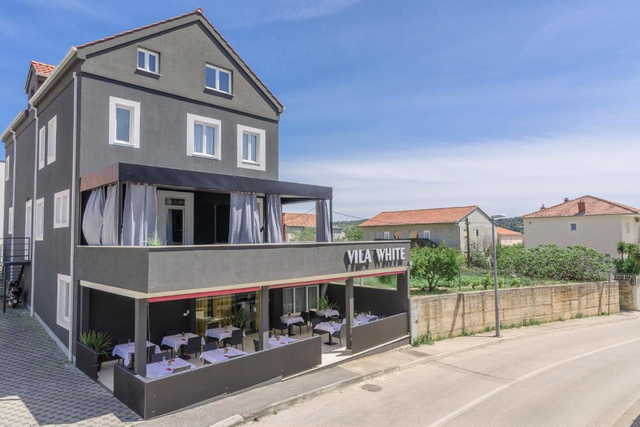 Vila White Trogir Bagian luar foto