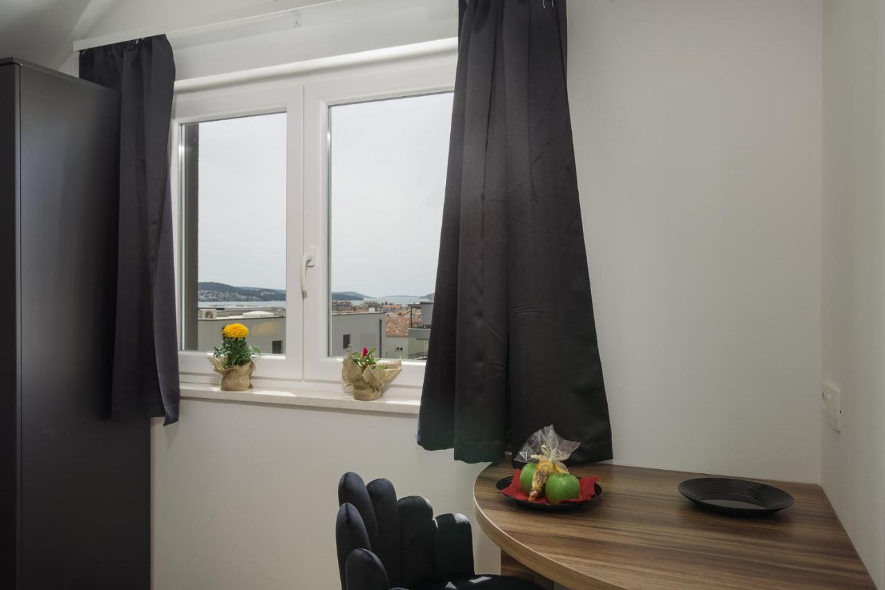 Vila White Trogir Bagian luar foto