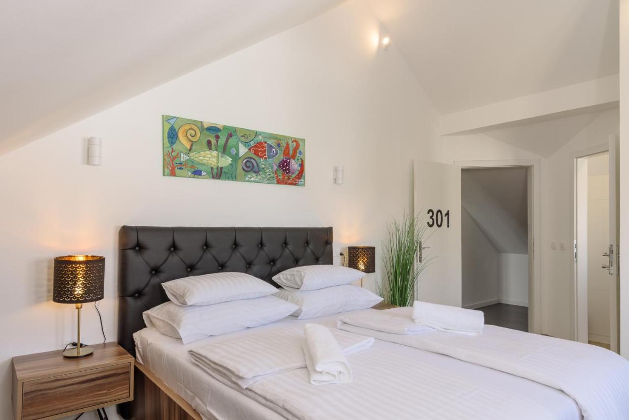 Vila White Trogir Bagian luar foto